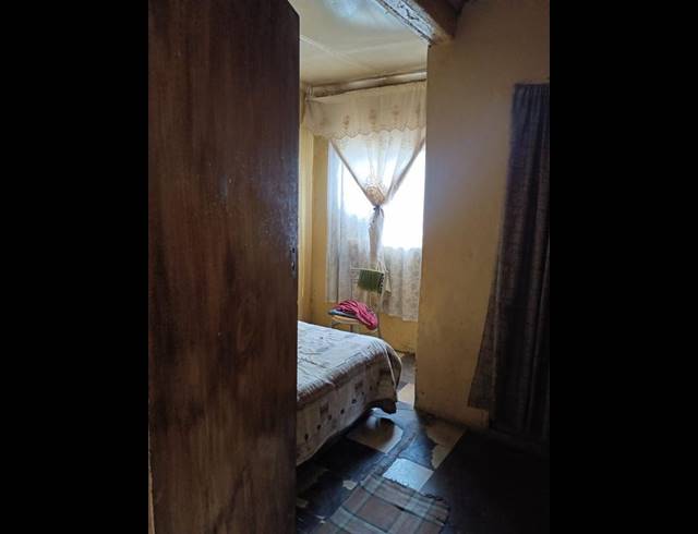 5 BEDROOM HOUSE FOR SALE IN DUDUZA